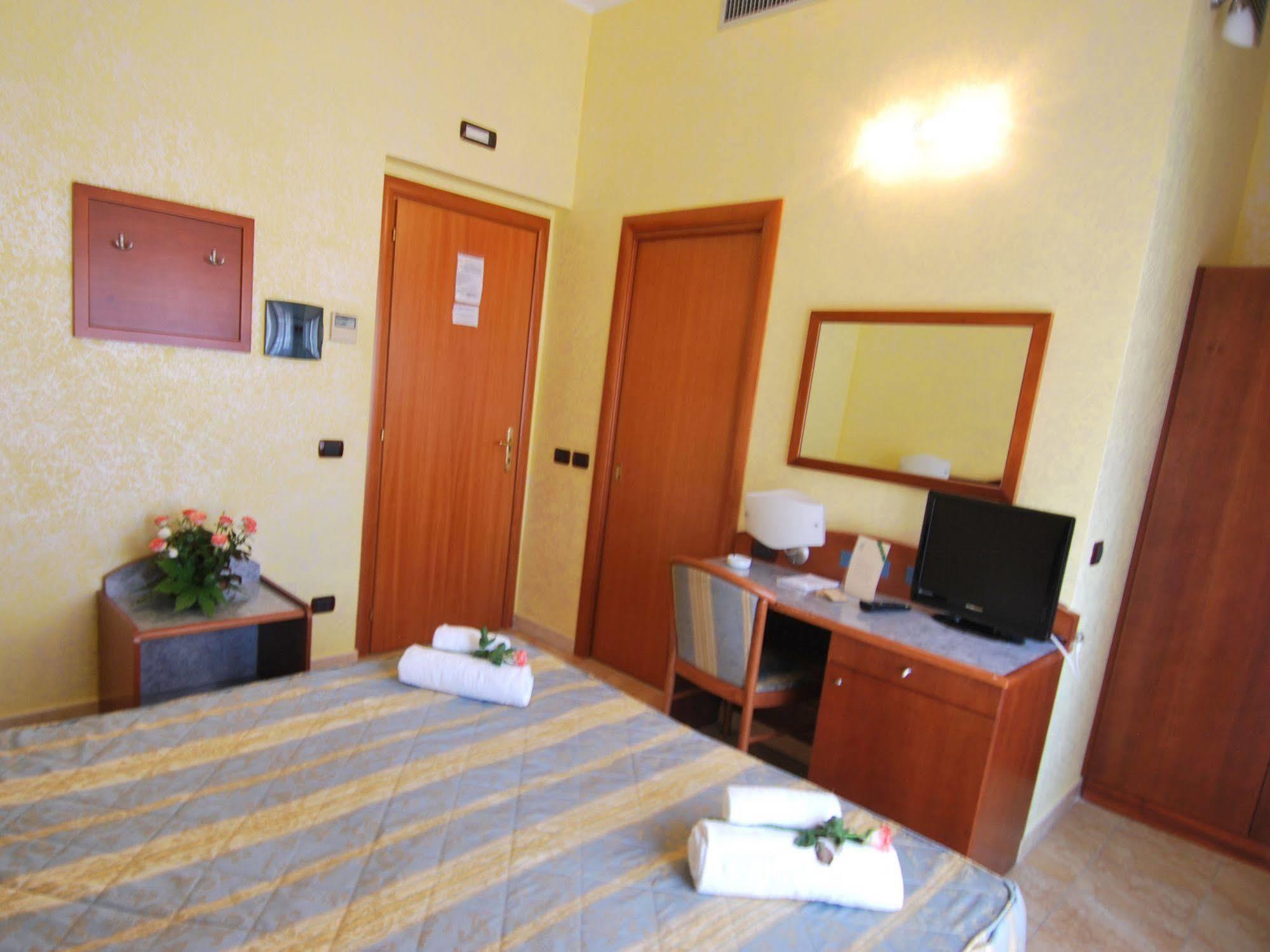 Hotel San Giuseppe - Cityhotel Катандзаро Экстерьер фото